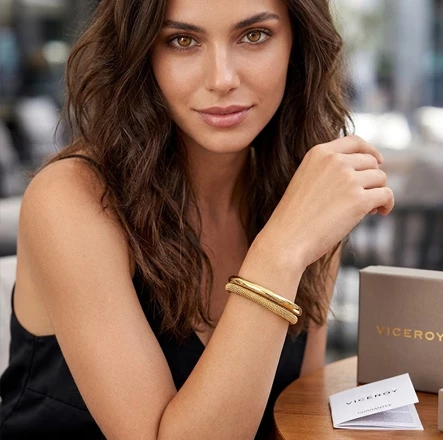 Pulsera rígida abierta colección Laura Escanes